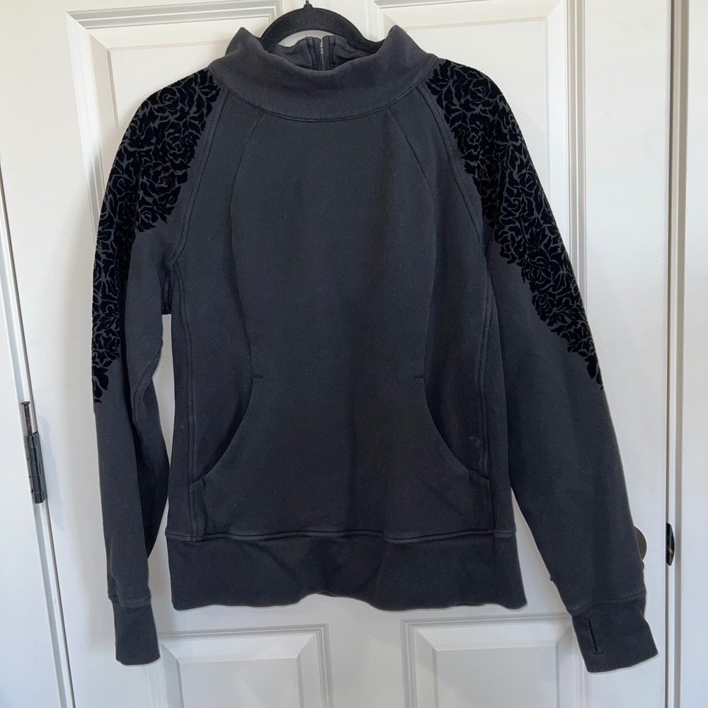 Lululemon Floral Flocked‎ Pullover Sweatshirt Black Size 12